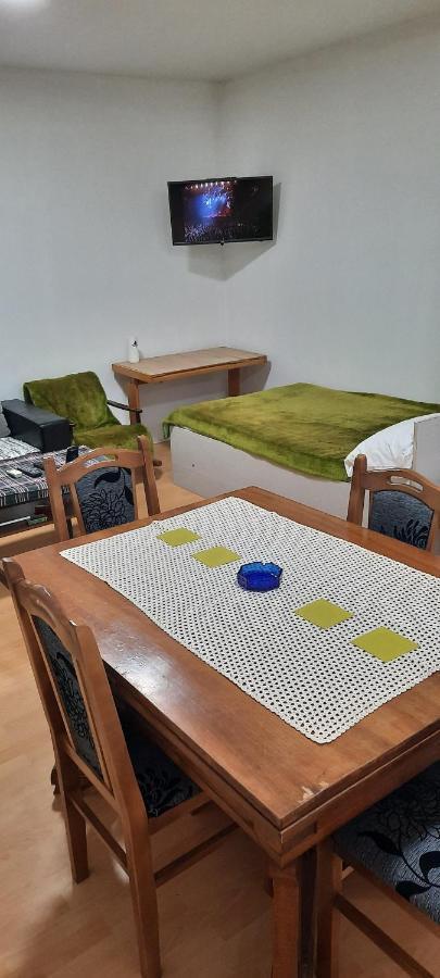 Apartman Boba Ruma Exterior foto